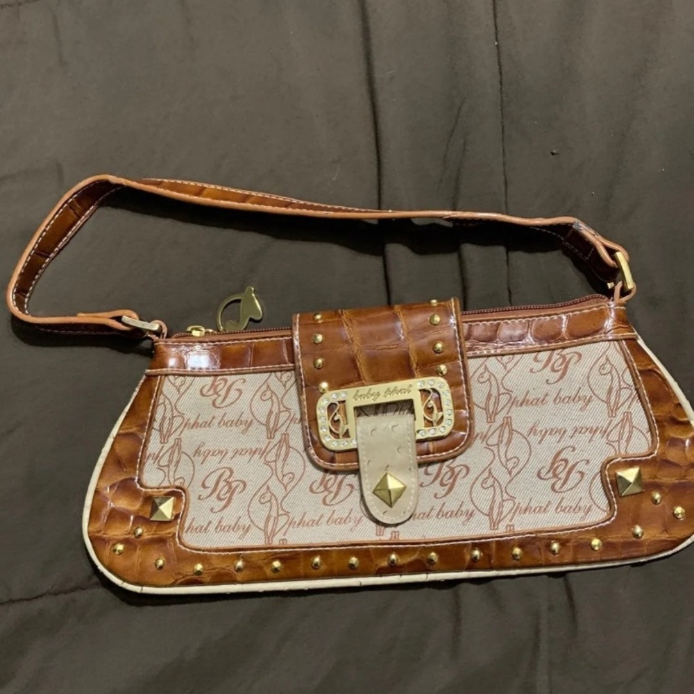 Baby phat purse IN SEARCH OF DO NOT BUY !